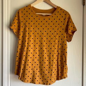 Old Navy large mustard and black polka dot tshirt